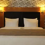 Hotel Elgarden & 4*