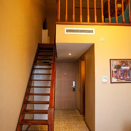 Hotel Elgarden & 4*