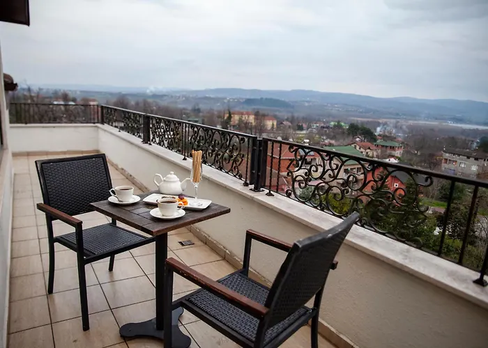 Hotel Elgarden & Masukiye